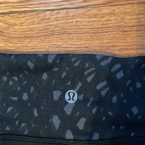 Lululemon Cropped Athletic Pants Size 4 - Picture 3 of 8